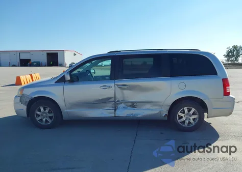 2008 Chrysler Town & Country Touring из США, поврежденный, VIN 2A8HR54P18R799830